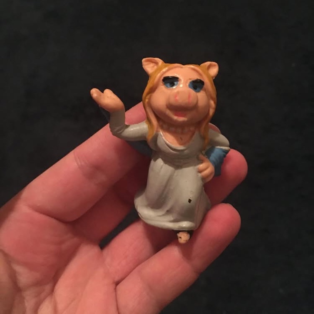 1977 M I S S Piggy toy